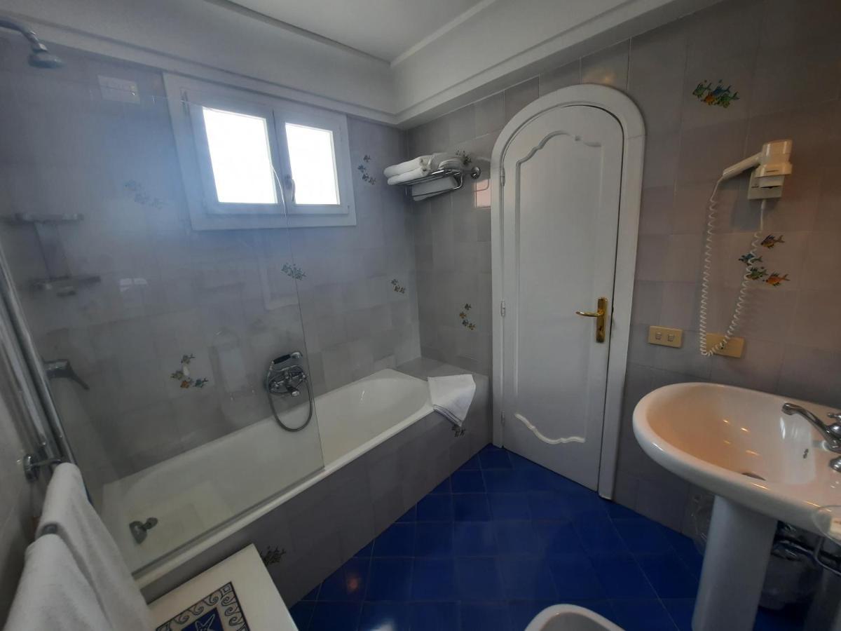 Villa La Tartana Positano Bagian luar foto